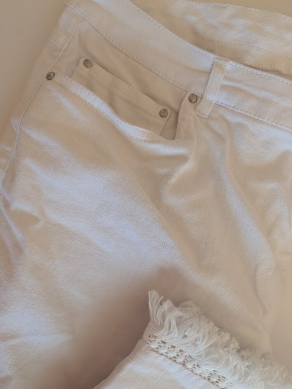 Ruby Rd. white capris Size 18 - Picture 3 of 7